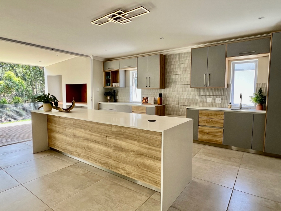 5 Bedroom Property for Sale in Heather Park Western Cape